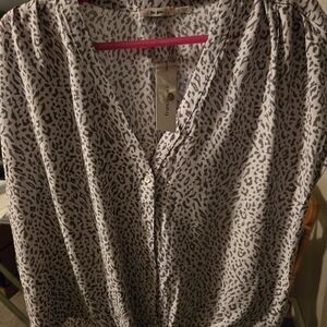 Francesca's Collections Gray Cheetah Blouse